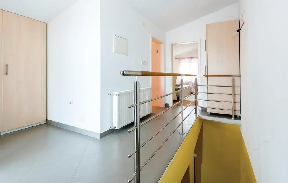 Three-Bedroom Holiday Home In Sibenik