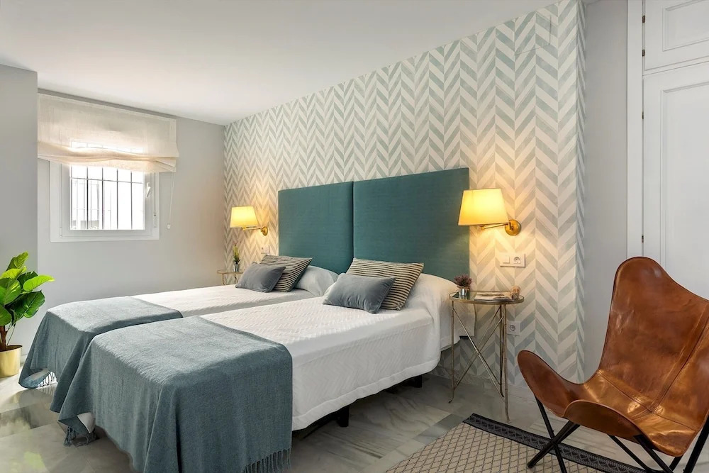 Luxury 3 Bd Apartment Next to the Cathedral. Constitución III