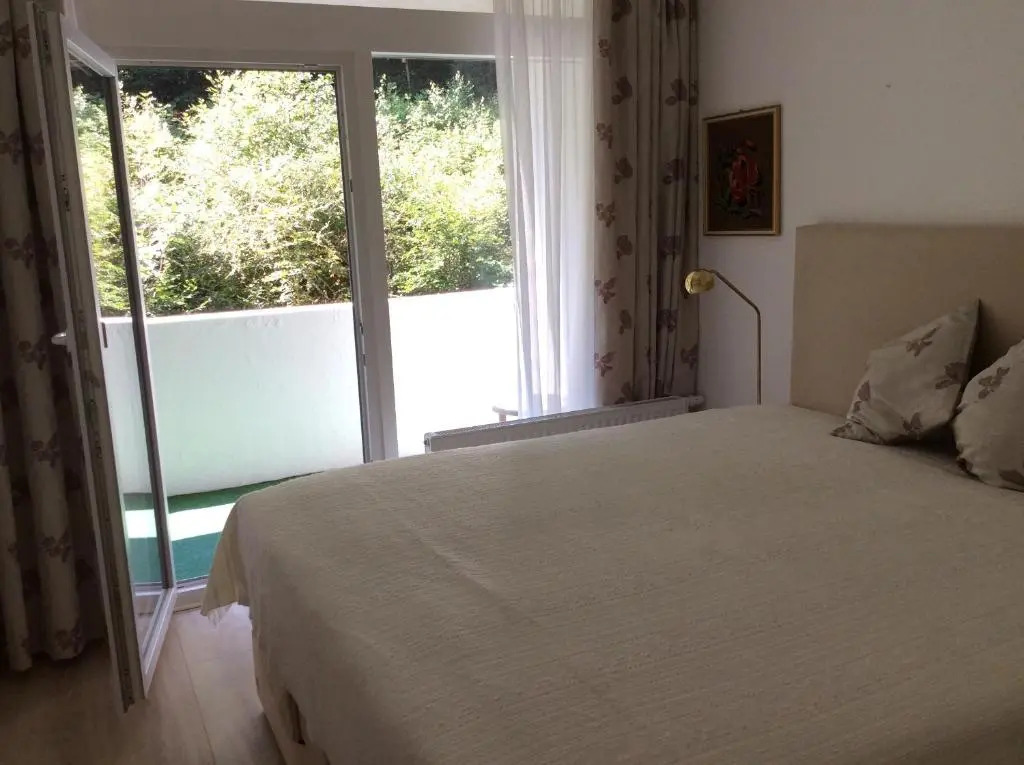 Kurhaus Apartment King Size Bett 180x200