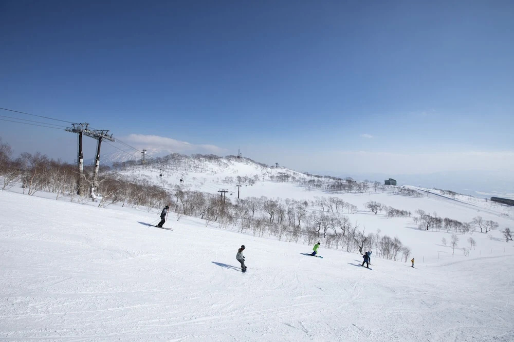 Hinode Hills Niseko Village
