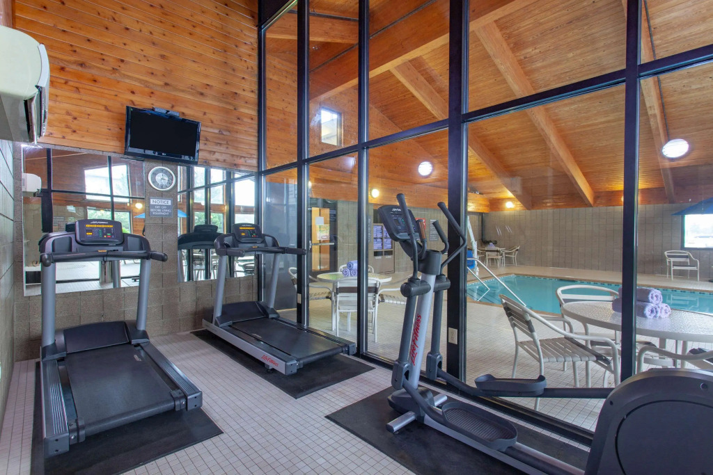 AmericInn by Wyndham Mankato Event Center near MSU