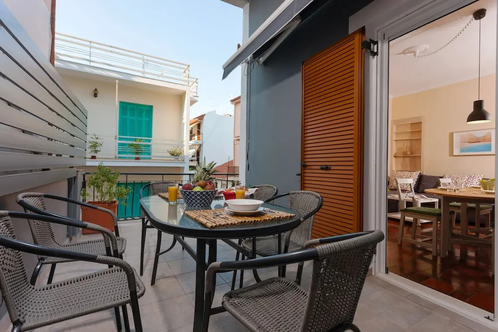 Metropolis Apartment