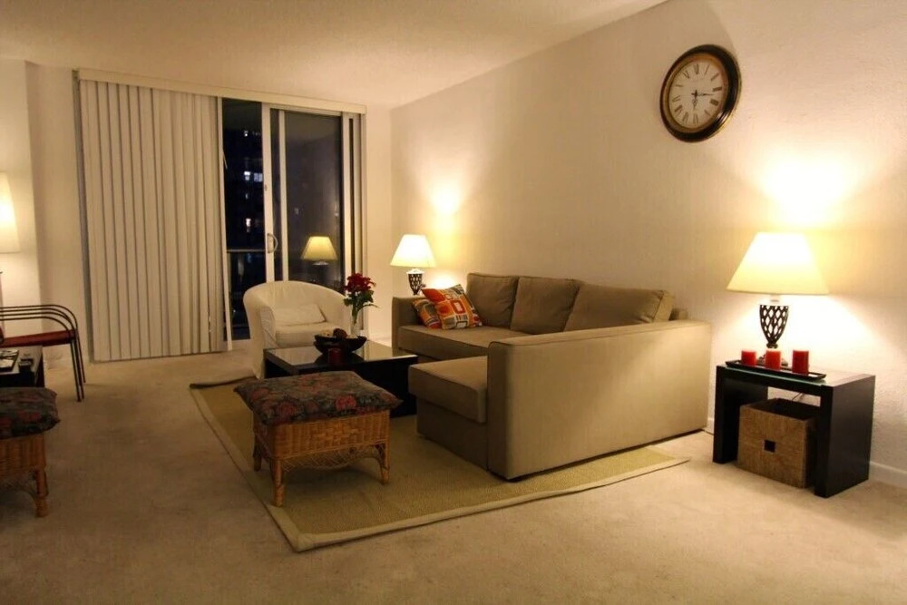 Large 1 Bedroom Bay View Apartment Or610