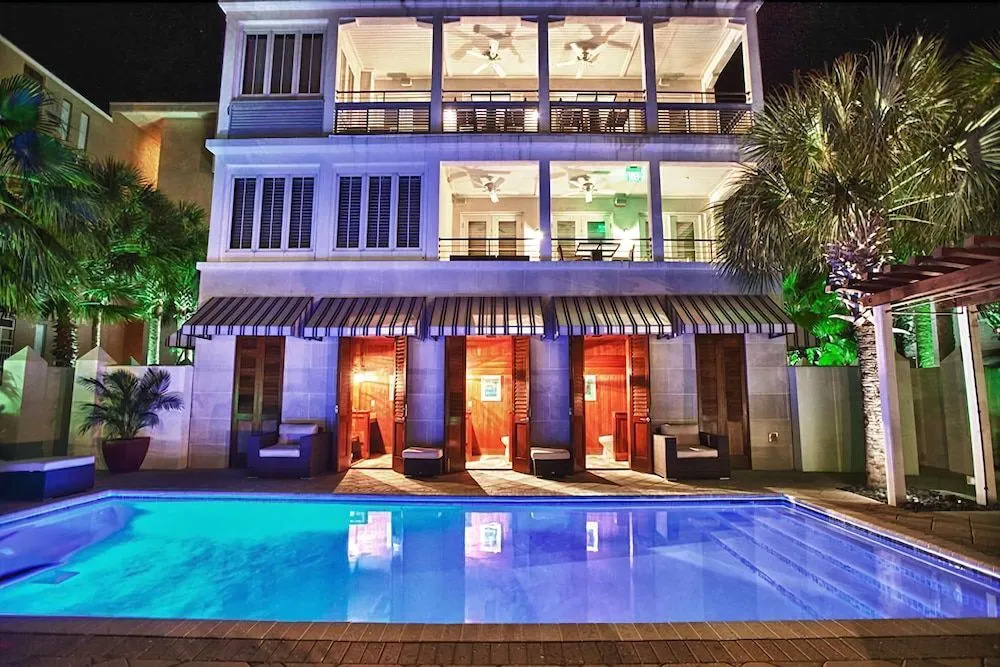 OLYMPIA CORAL SUITE 3 Bedroom Holiday Home by Five Star Properties