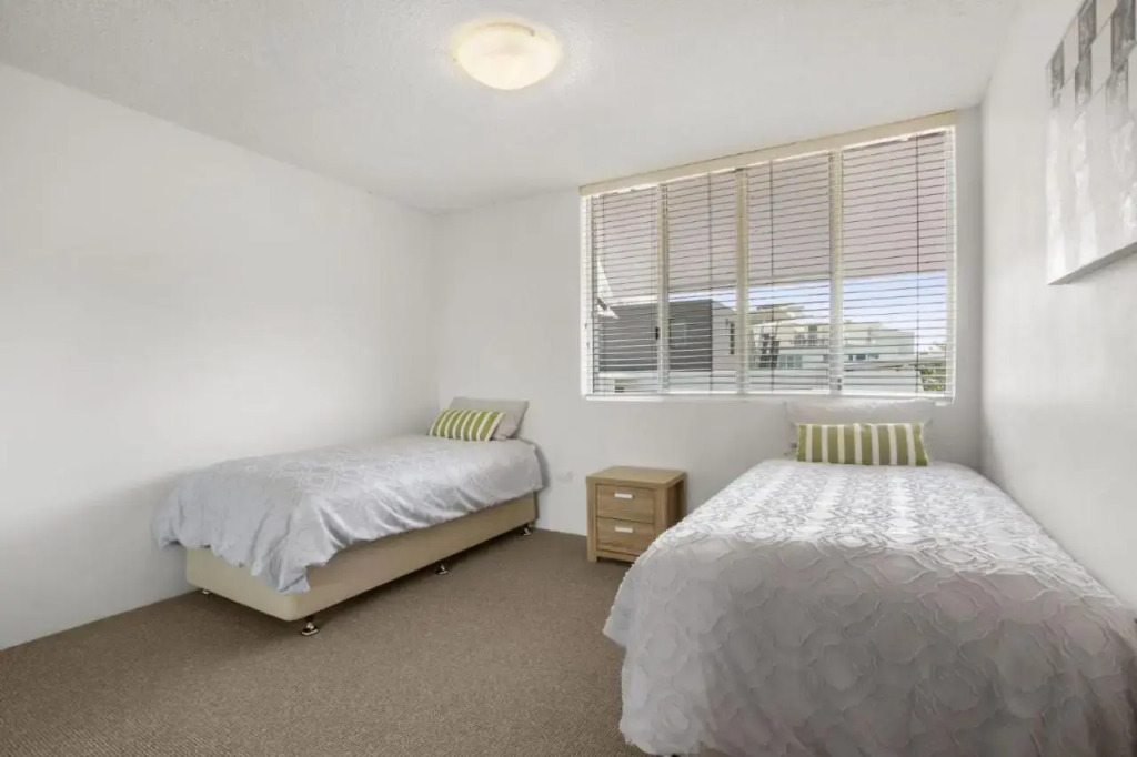 Pumicestone Lodge Unit Twelve, 26 Maloja Ave