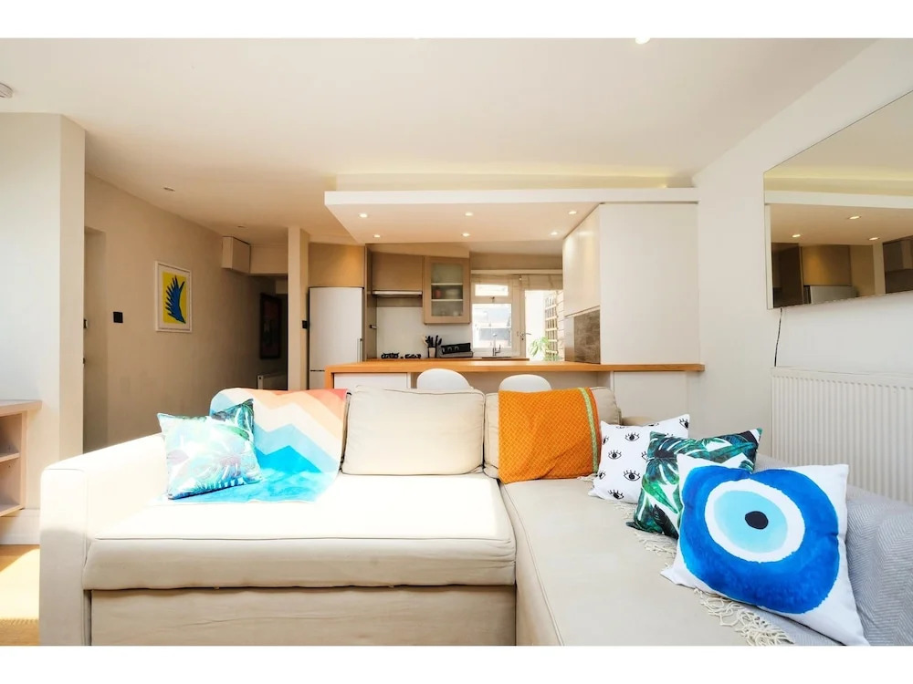 Modern, Newly Furnished Flat for 4 in Peckham