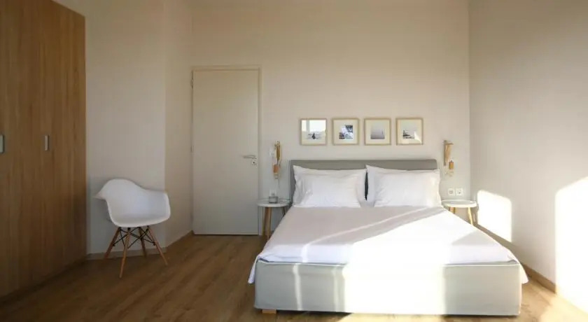 SounioSuite House
