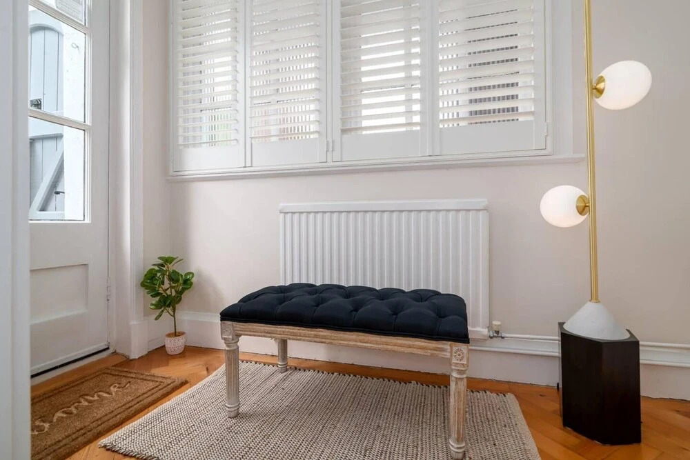 Classic Designer Beautiful 1 Bed Home With Parking
