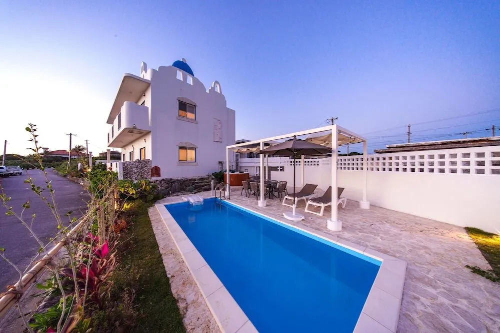 Crystal Villa ikema