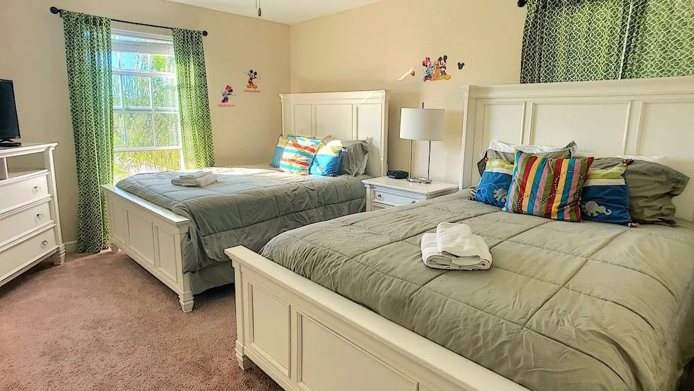 Paradise Palms 8955
