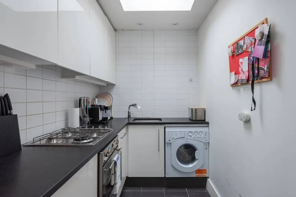 Comfy And Bright 2Br Home In West Kensington Fits 4