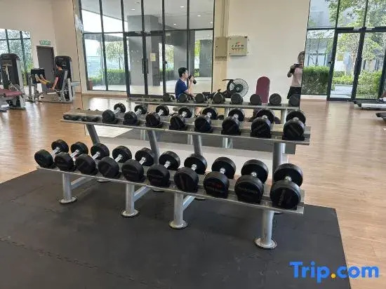Emporis 2BR Condo| freeParking•SEGi•Thomson• EmHub