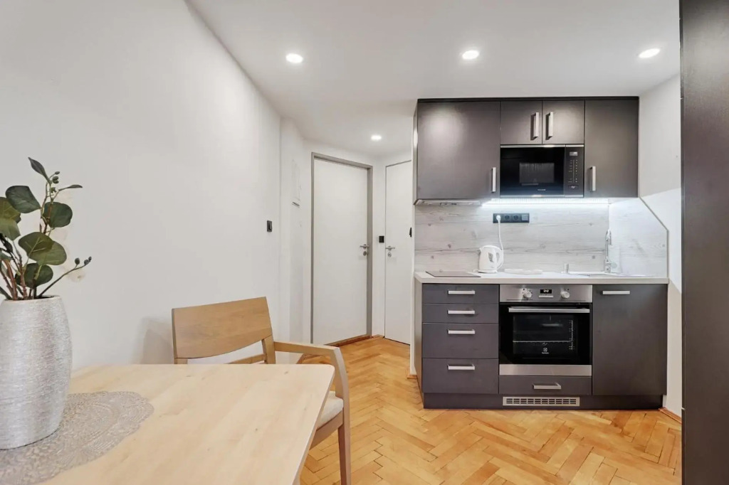 Krasova Apartments