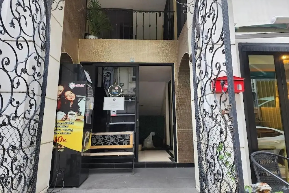 BnB98 Silom Hotel