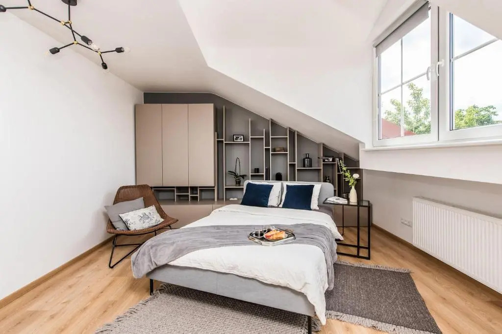 Bright&Stylish, Self Check-in, Centrally Located, by Cohost