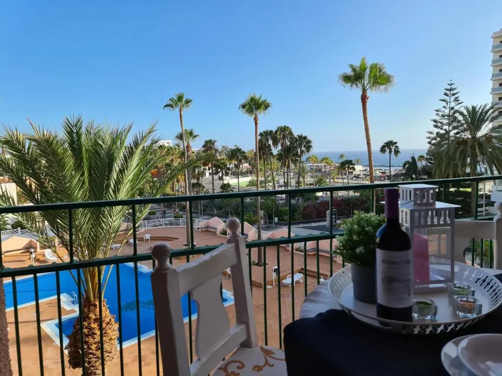 Vida Loca only 190 meters to the sea, balcony, sea view, pool, Wifi