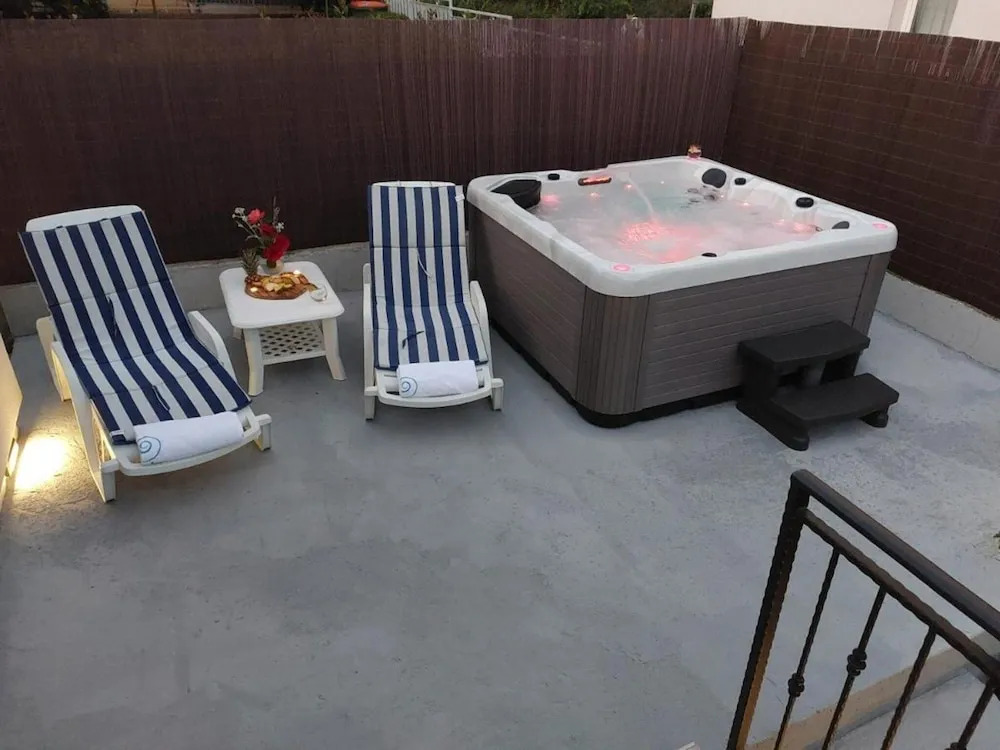 Mihael Holiday House