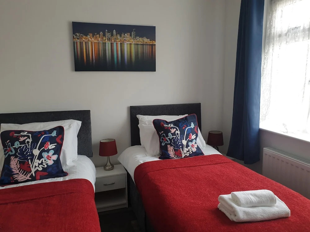 Remarkable 3-bed House in Ipswich