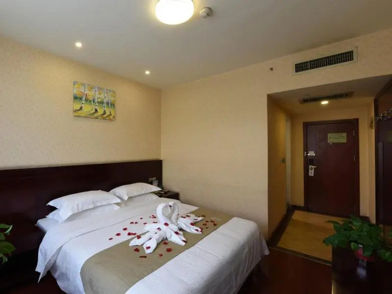 GreenTree Inn Shanxi Jinzhong JieXiu Railway Station Express Hotel