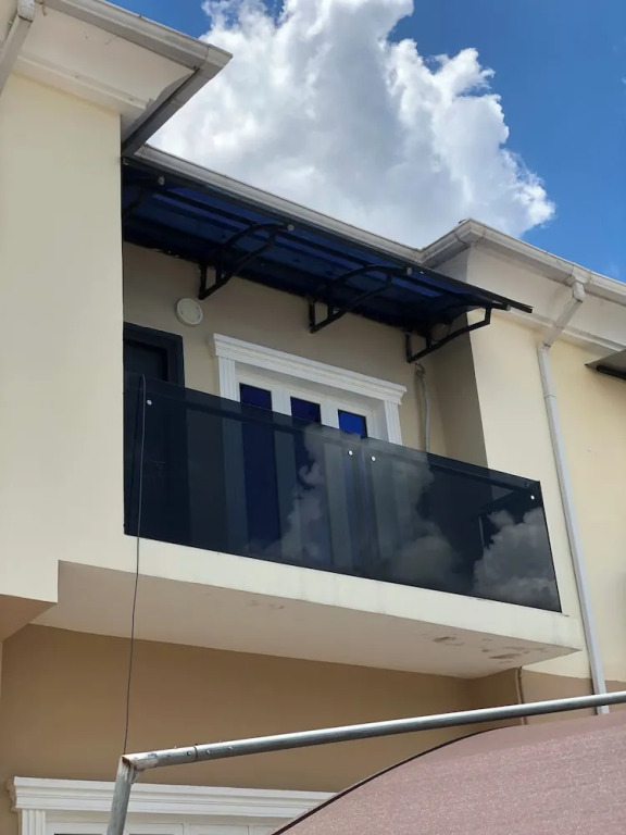De James Hotels and Suites