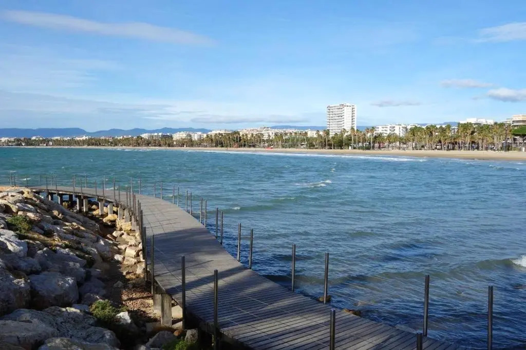 Apartment with 2 bedrooms in Salou with wonderful city view shared pool furnished balcony 300 m from the beach