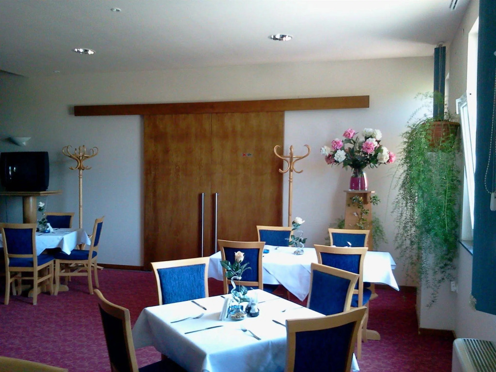 Iris Hotel