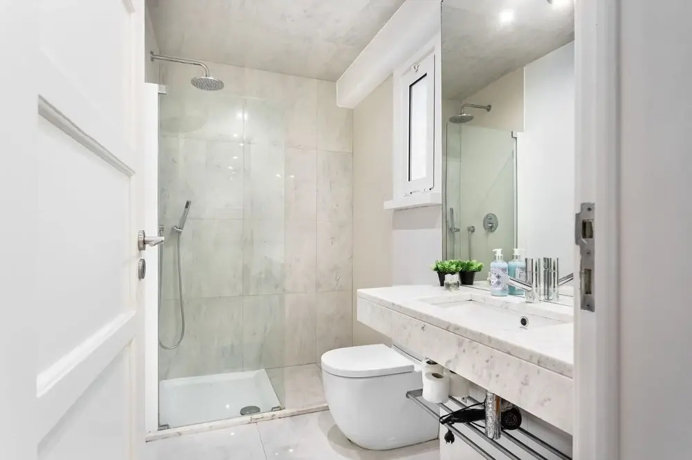 ALTIDO Graça 1-BR Apartment w/Green Terrace & BBQ