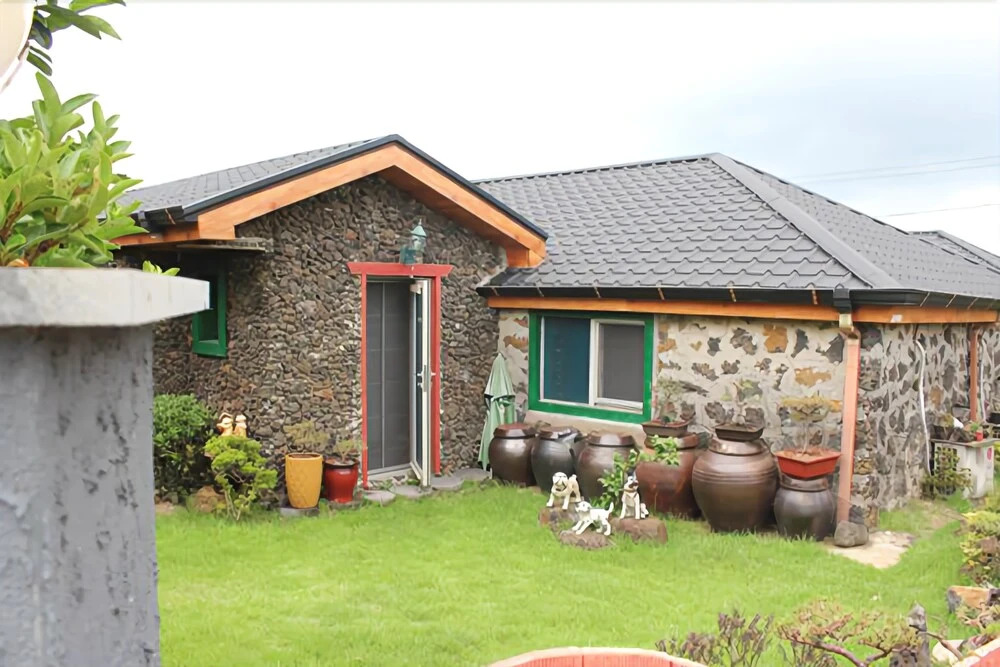 Jeju Lodem Unshared House Pension