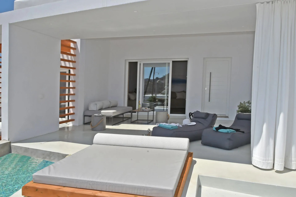 Tinos Blend Suites