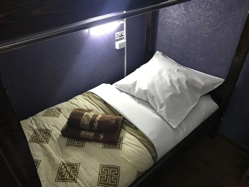 Amir Khan Hostel