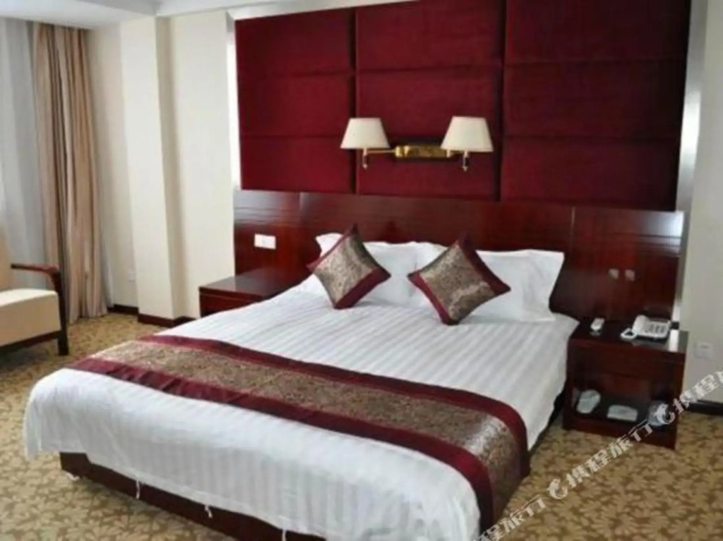 Jixi Dragon Holiday Hotel