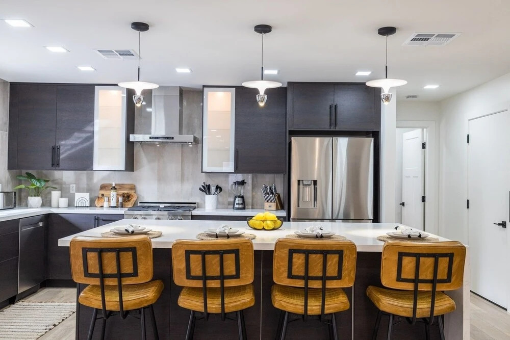 Phoenix 22nd St 4 Bedroom Home by RedAwning