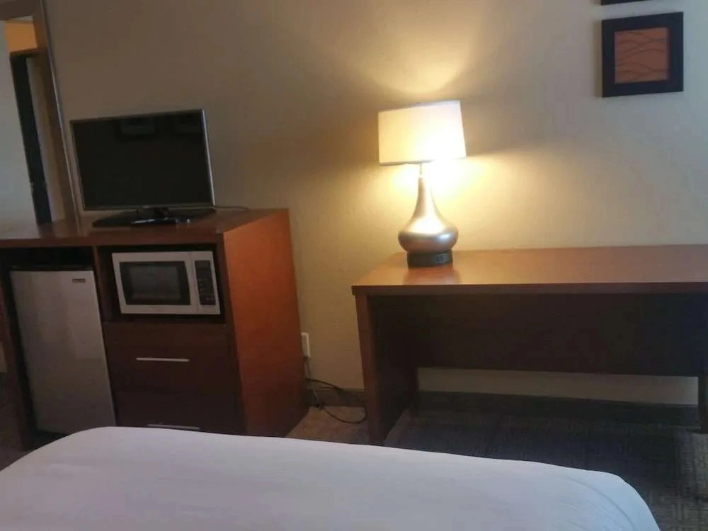 Baymont Inn And Suites Mayfield Heights