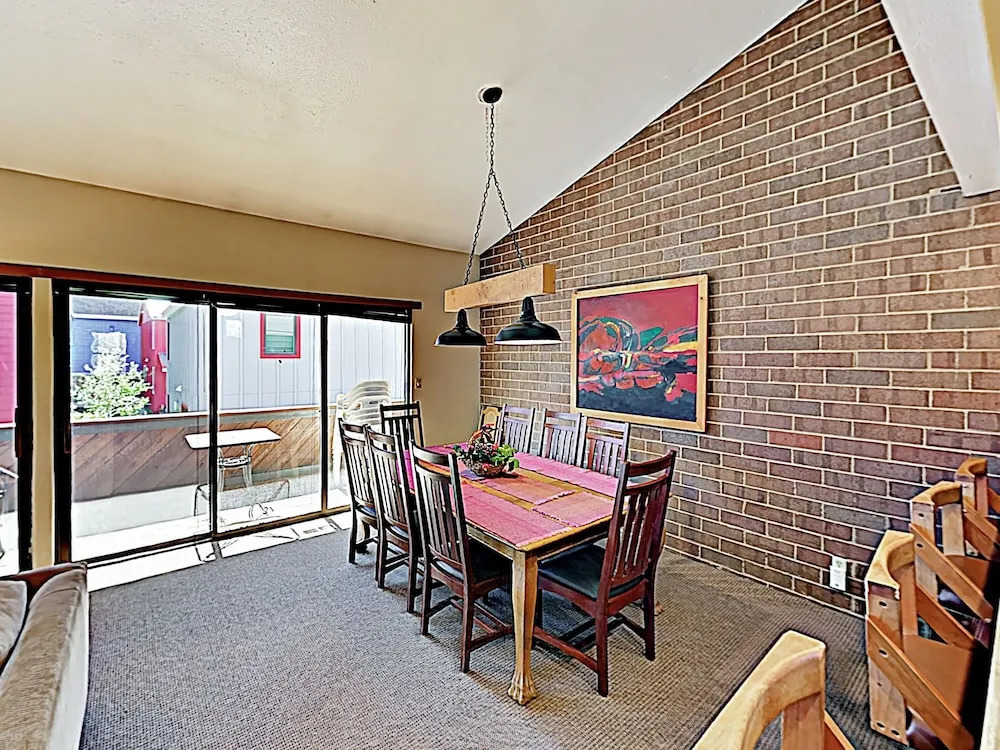 New Listing! Townhome W/ Sauna: Walk To Lifts 3 Bedroom Townhouse