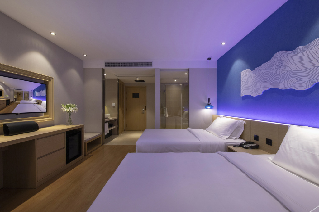 Orange Hotel  (Shanghai Hongqiao Railway Station Store)