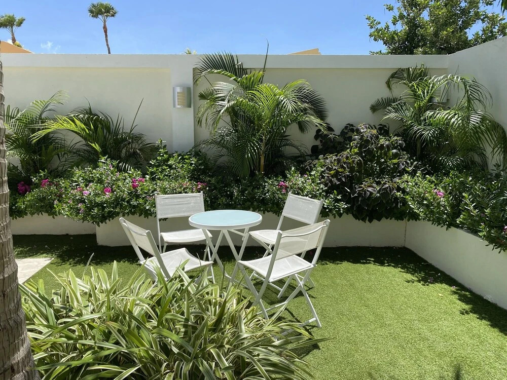 Palm Beach Stunning Villa 13-beds 10-baths -26ppl