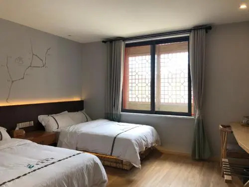Siguniangshan Tea & Panda Hotel