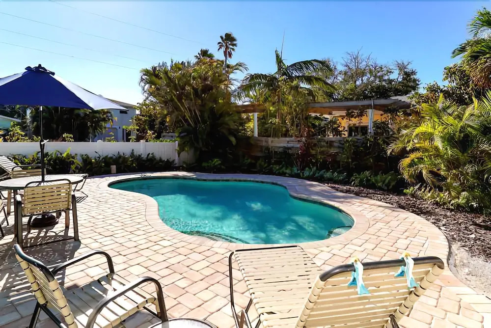 Paradise Cottage 2 Bedrooms 2 Bathrooms Home