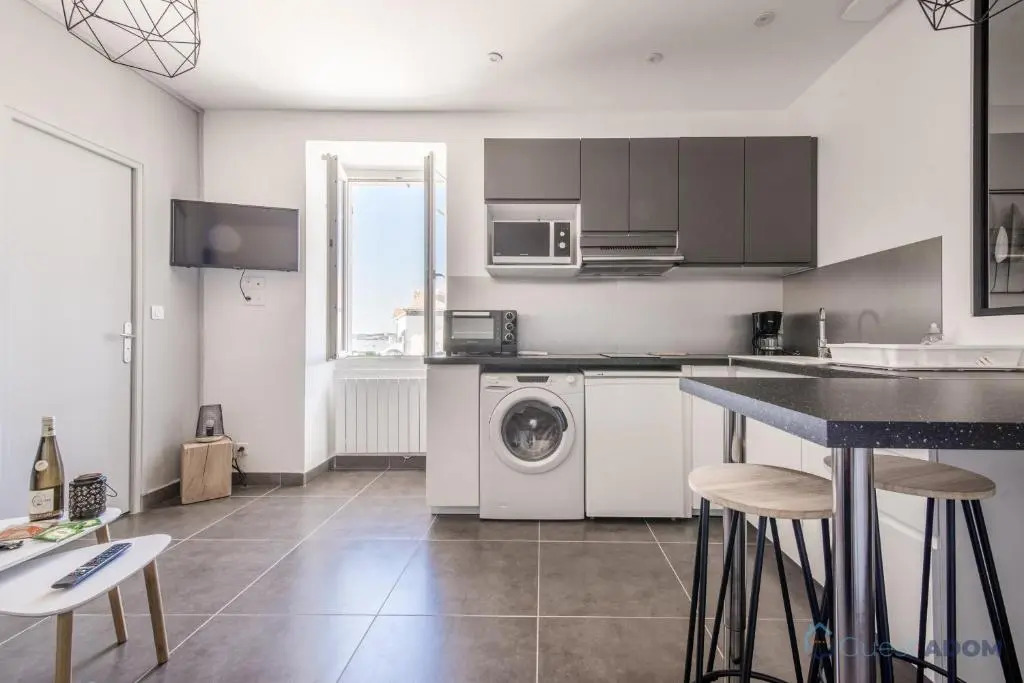Appartement les pieds dans le sable, vue mer