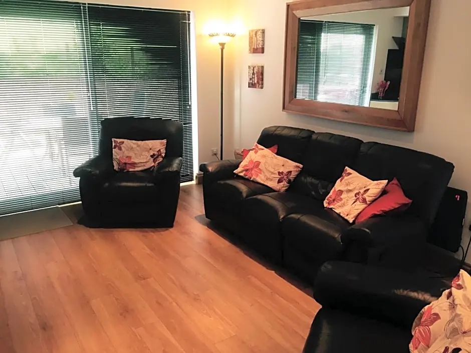 Woodburn Lodges