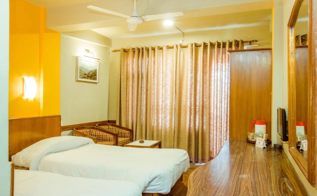 Harati Manor Inn