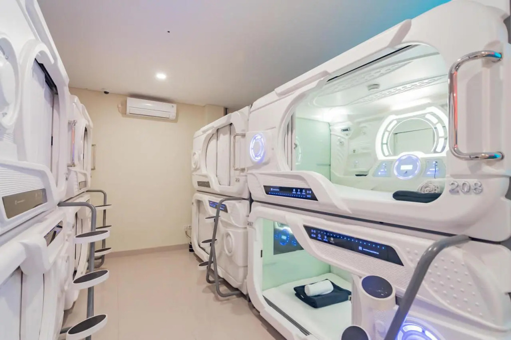 On The Go Capsule Hotel