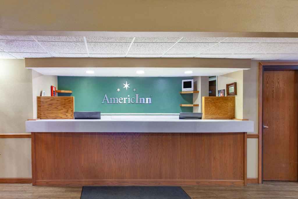 AmericInn by Wyndham Hutchinson