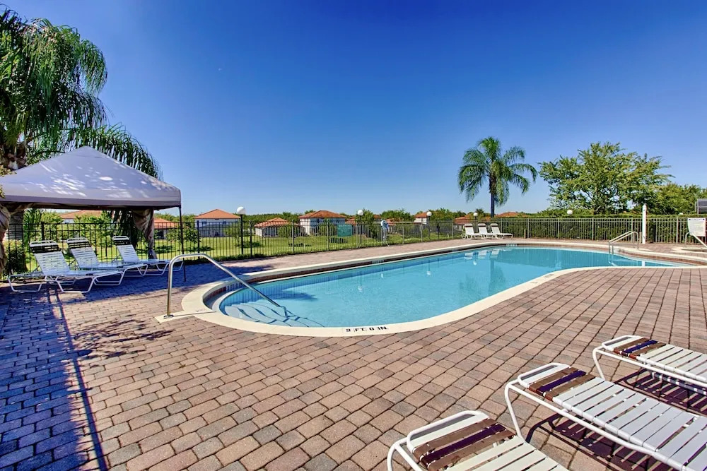 4 Bed, 2 Master Suites. South Facing Pool. Resort