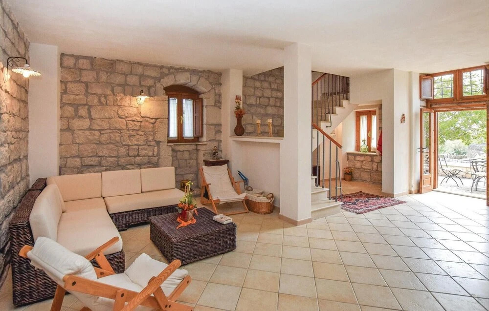 Amazing Home in Modica RG With 2 Bedrooms, Wifi and Outdoor Swimming Pool
