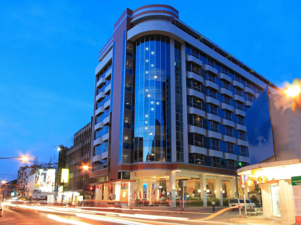 Golden Crown Grand Hotel
