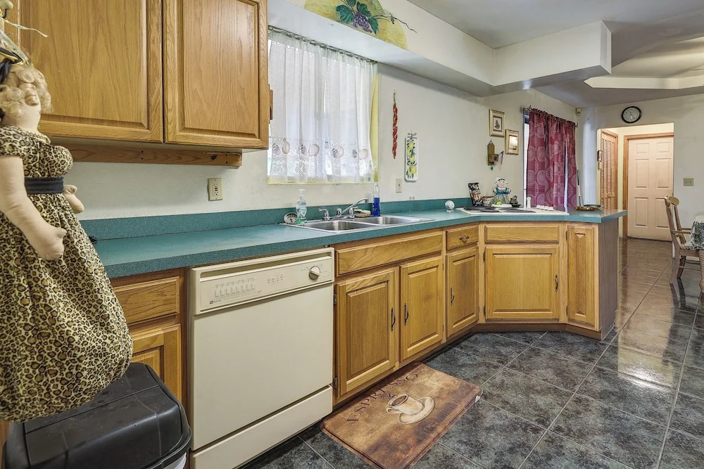 Screened Porch: Remote Harlingen House!