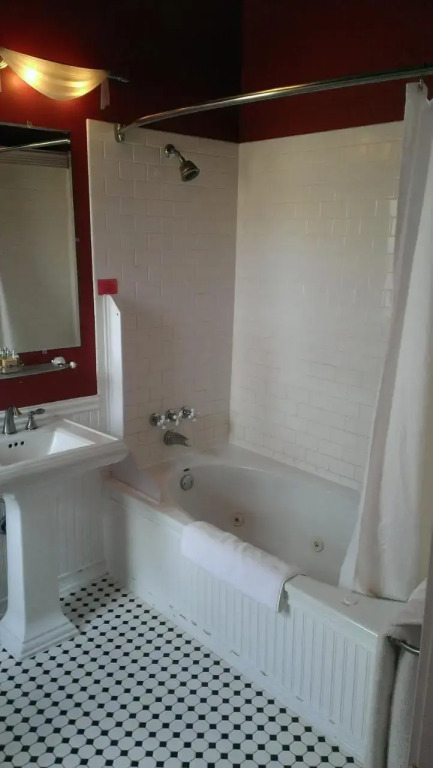Connor Hotel