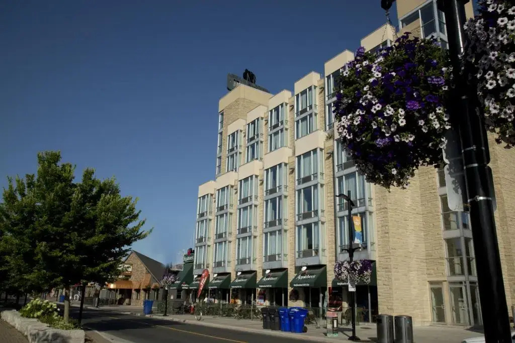 Falls House Downtown Niagara Falls Canada
