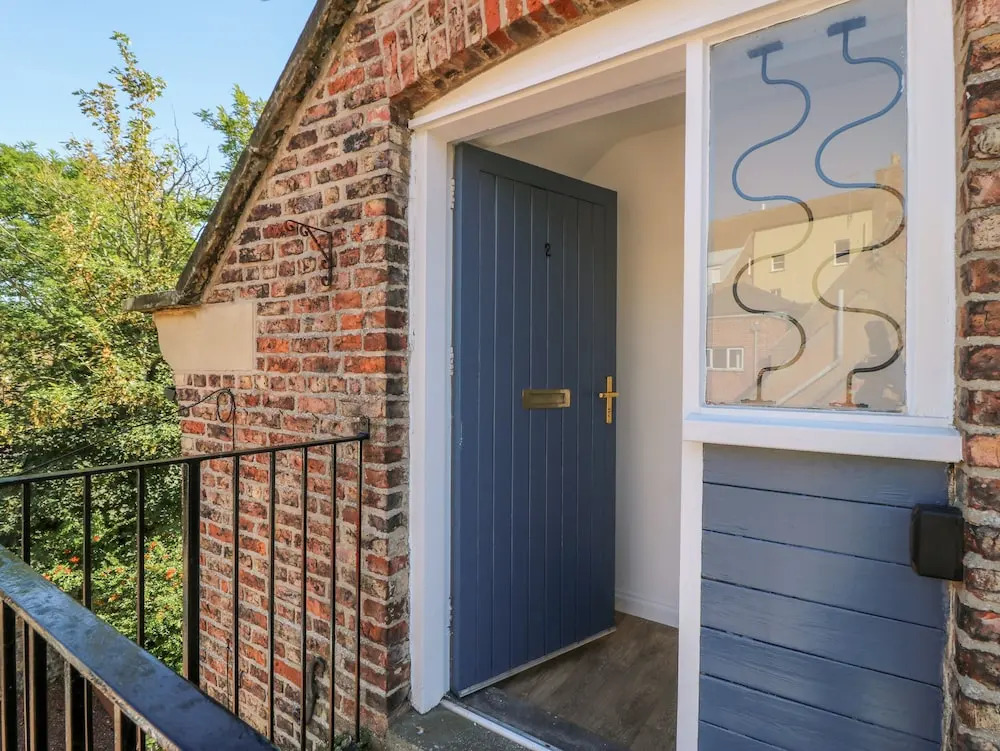 2 Rodgers Mews